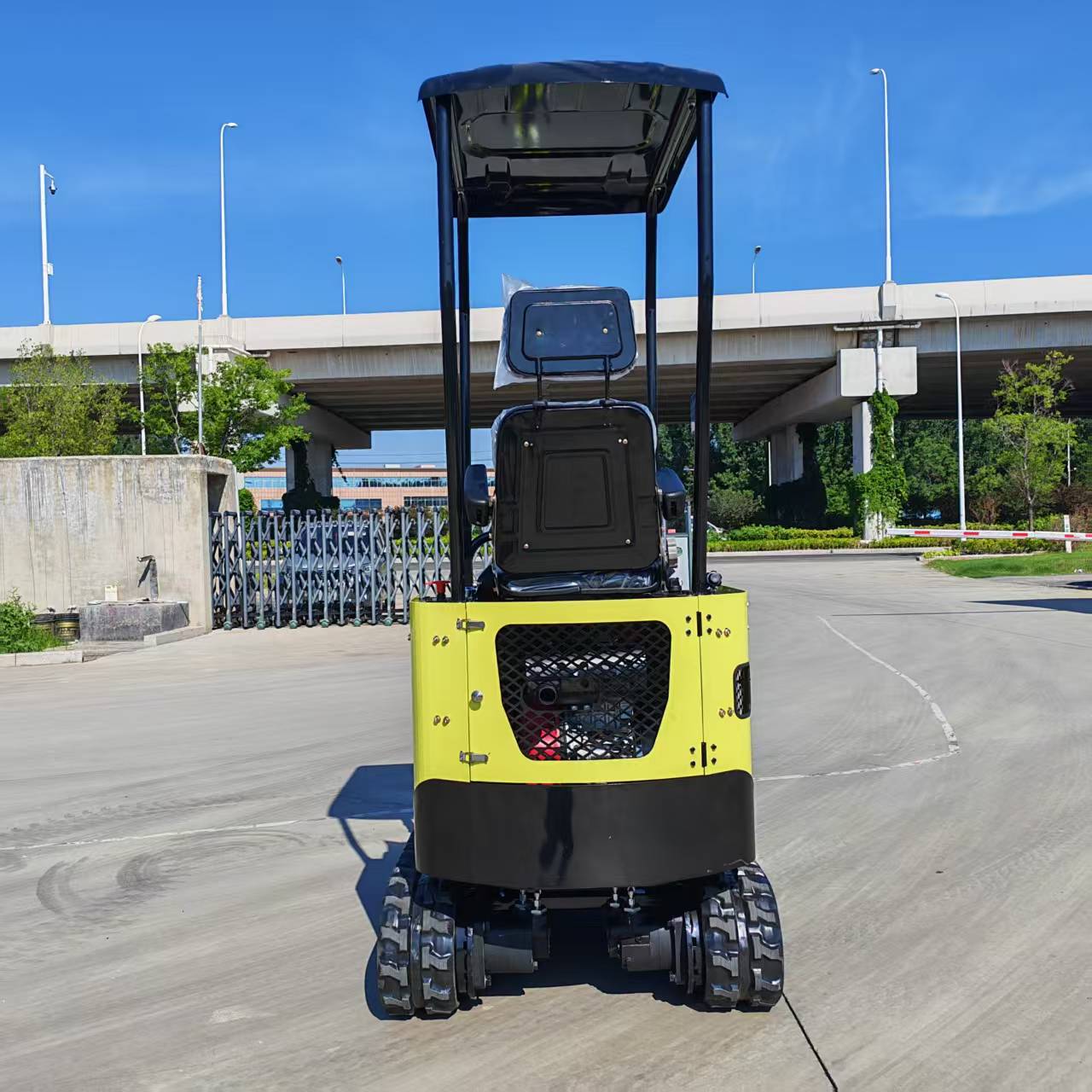 Mini Excavadora HT10 - 1