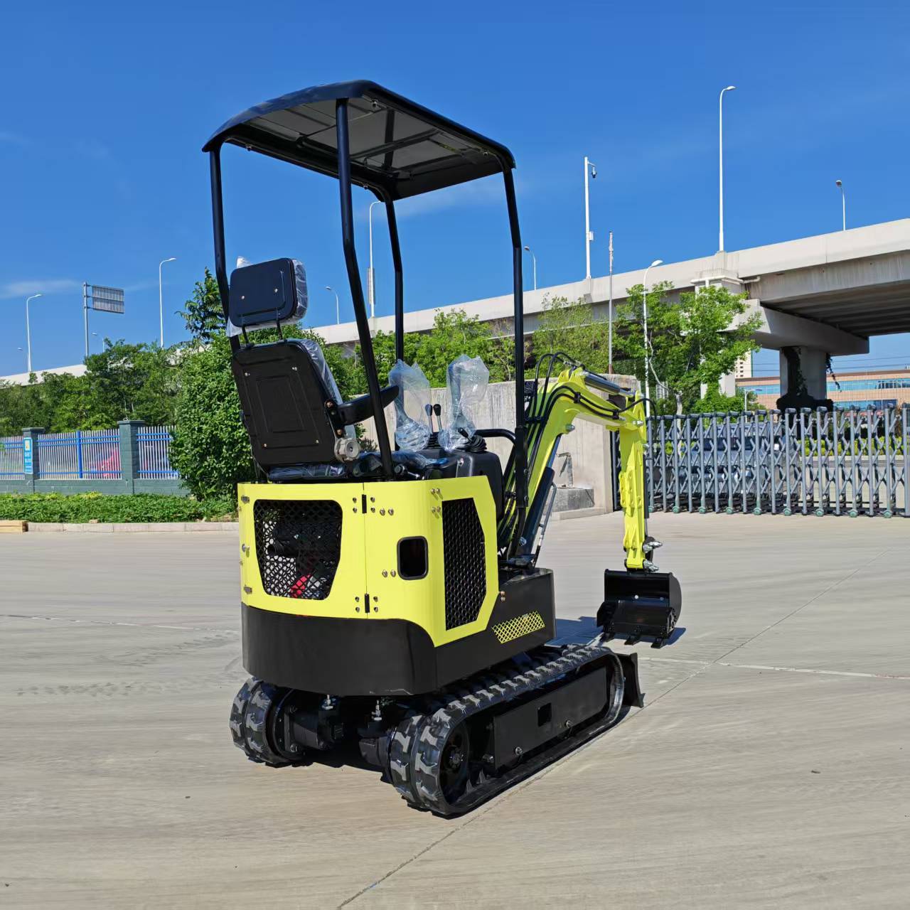 Mini Excavadora HT10 - 1
