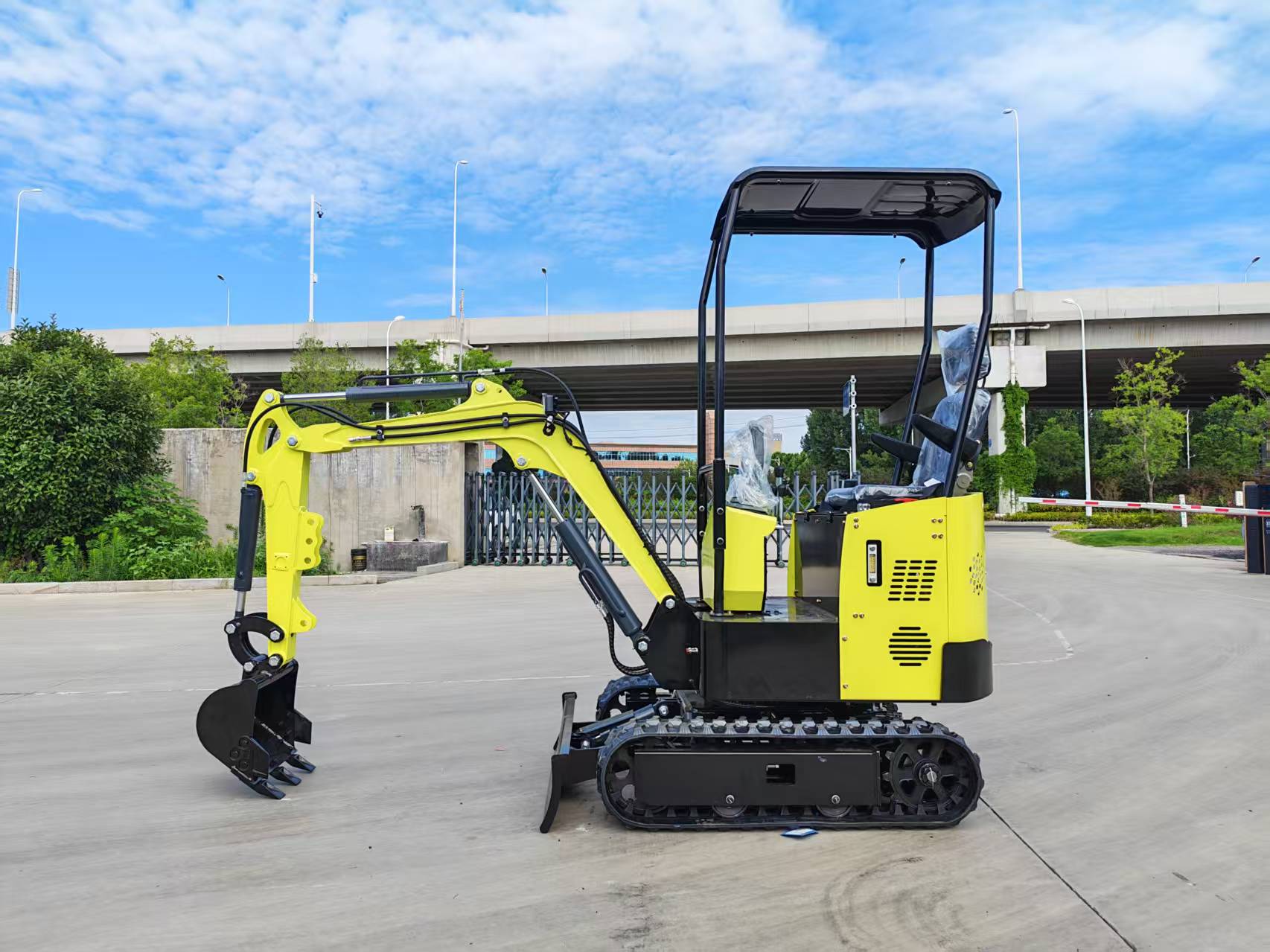 Mini Excavadora HT10 - 2