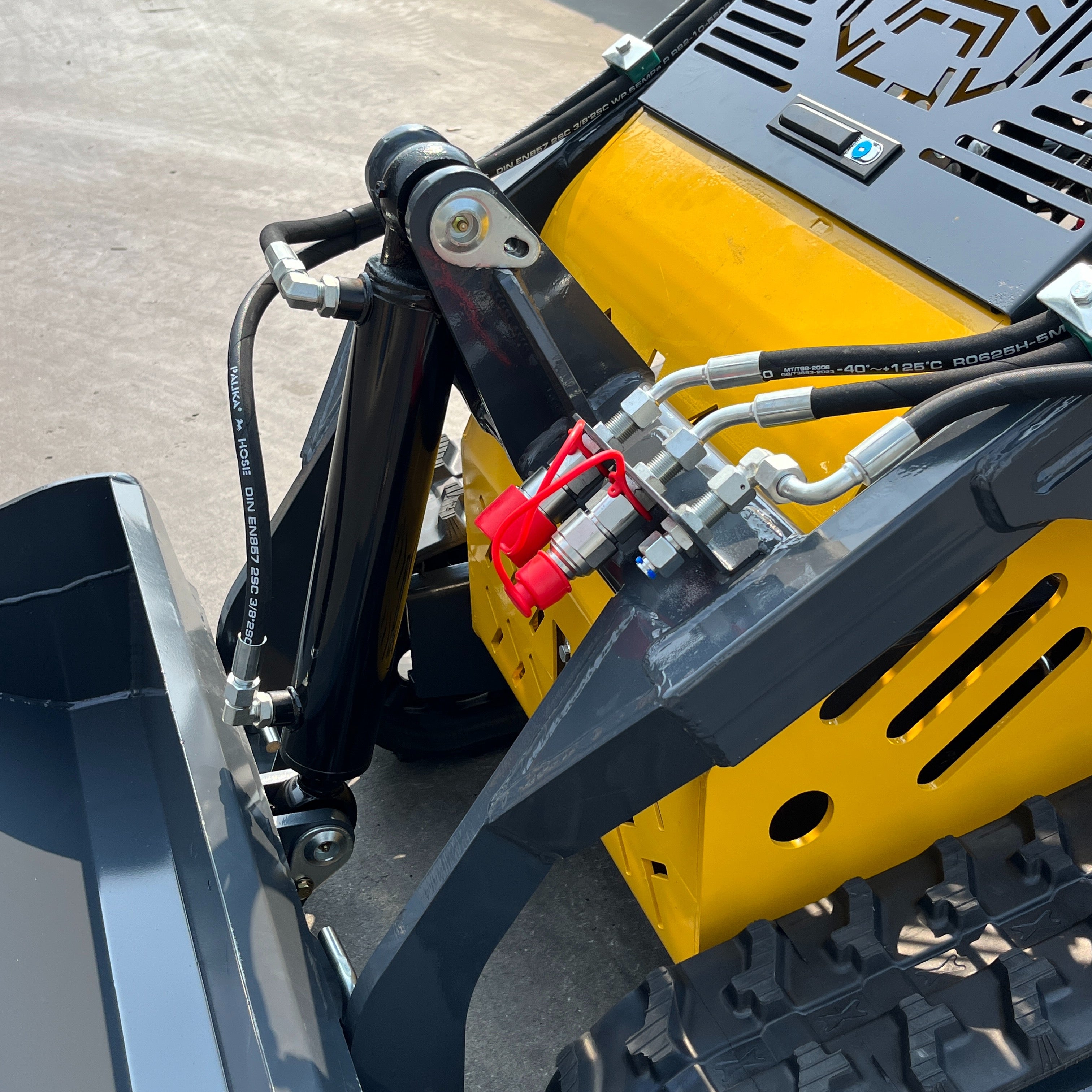 Mini Cargadora Skid Steer Loader 360