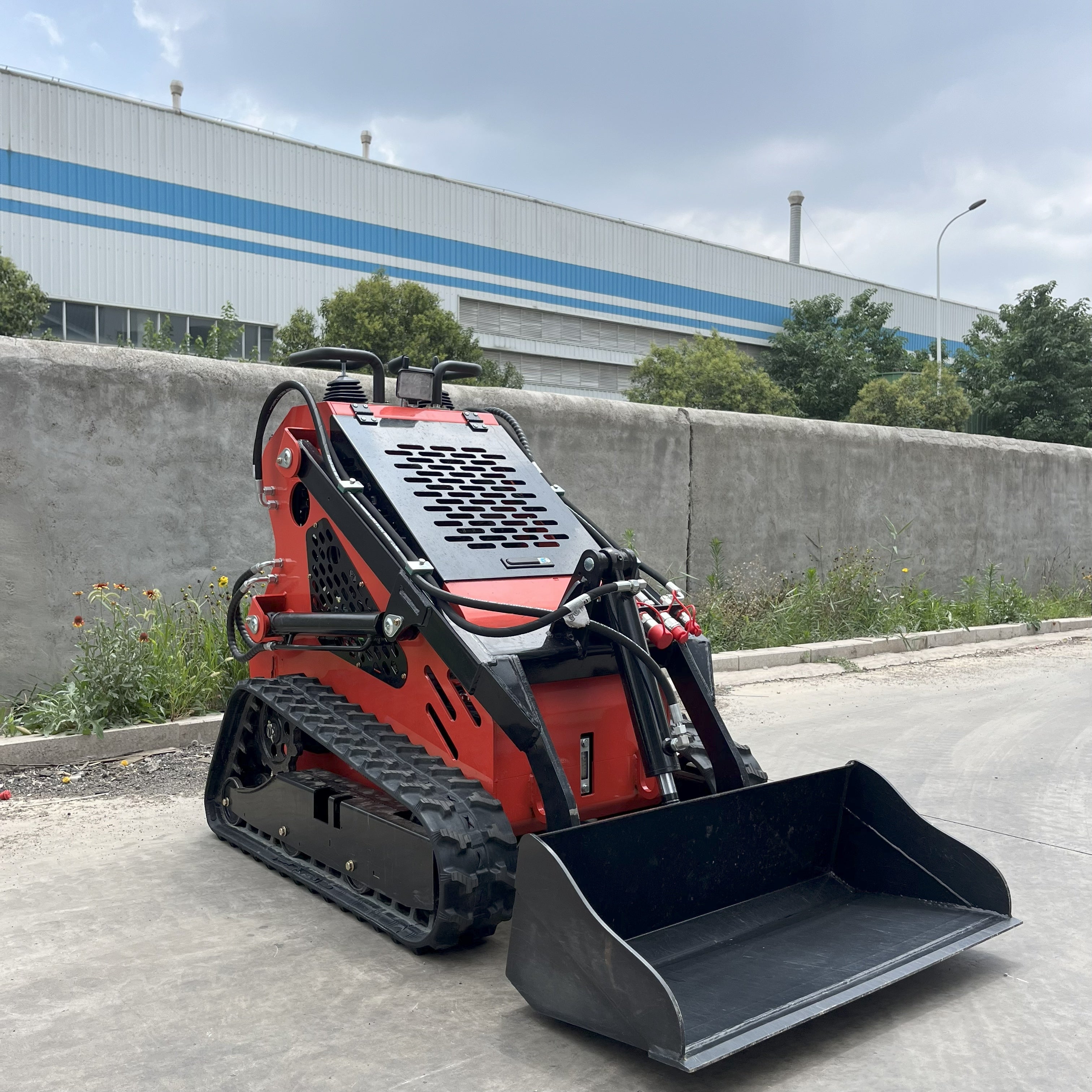 Mini Cargadora Skid Steer Loader 370