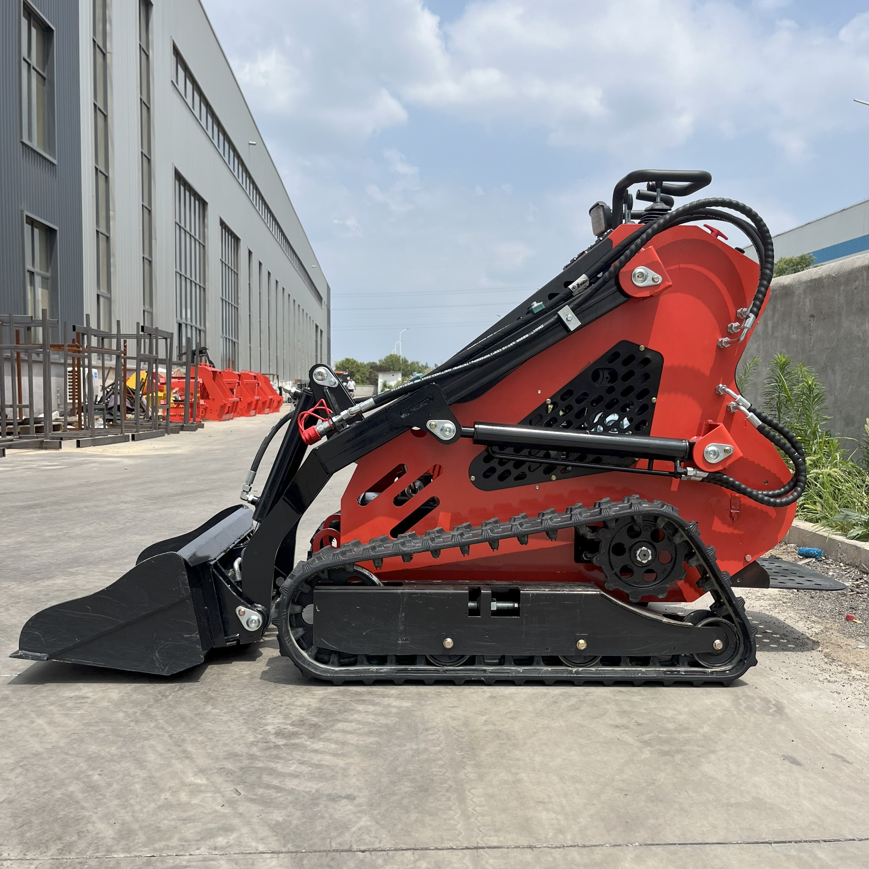 Mini Cargadora Skid Steer Loader 370
